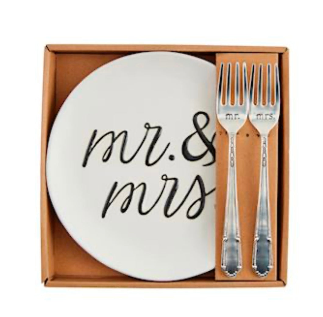 Mr & Mrs Cake Plate Set